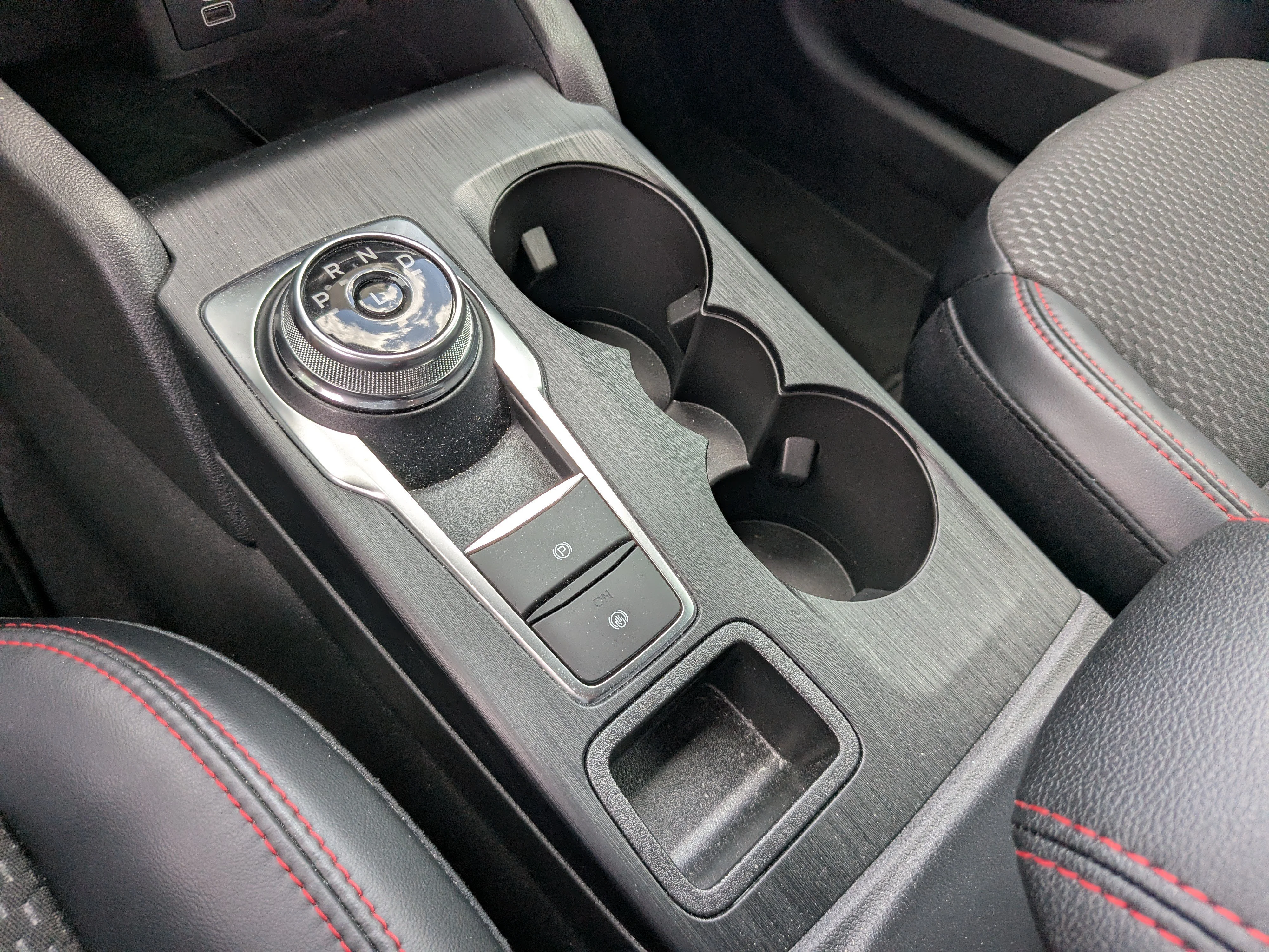 Used 2024 Agate Black Metallic Ford ST-Line image 24