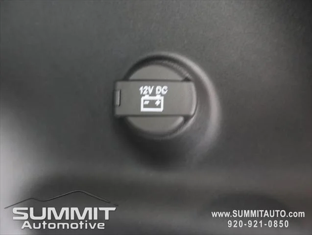New 2026 Diamond Black Crystal Pearl-Coat Exterior Paint Jeep Limited image 29
