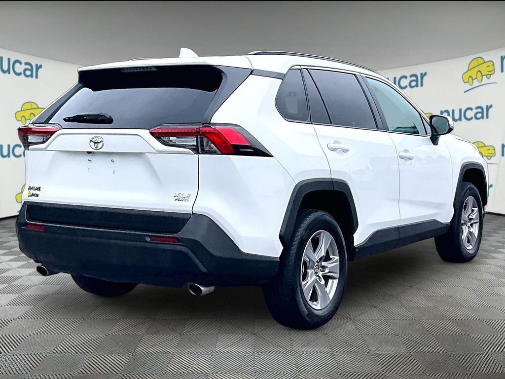Used 2025 White Toyota XLE image 6