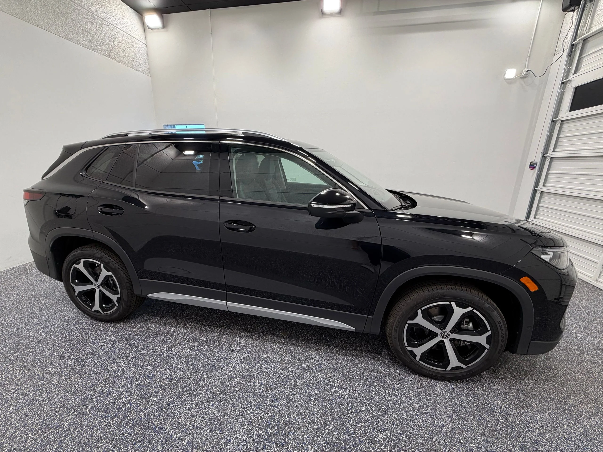 New 2026 Black Volkswagen 2.0T SE image 8