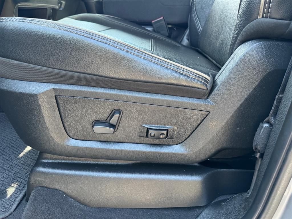Used 2024 Silver Ram Laramie image 16
