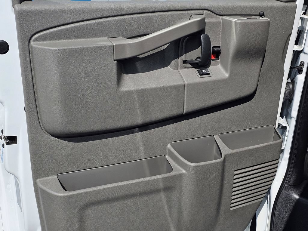 2025 Chevrolet Express Cargo Work Van - Photo 18