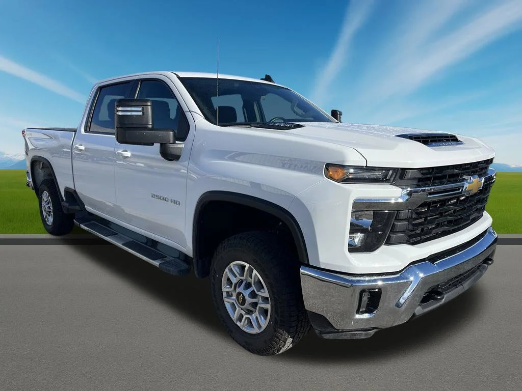 Used 2025 White Chevrolet LT image 3