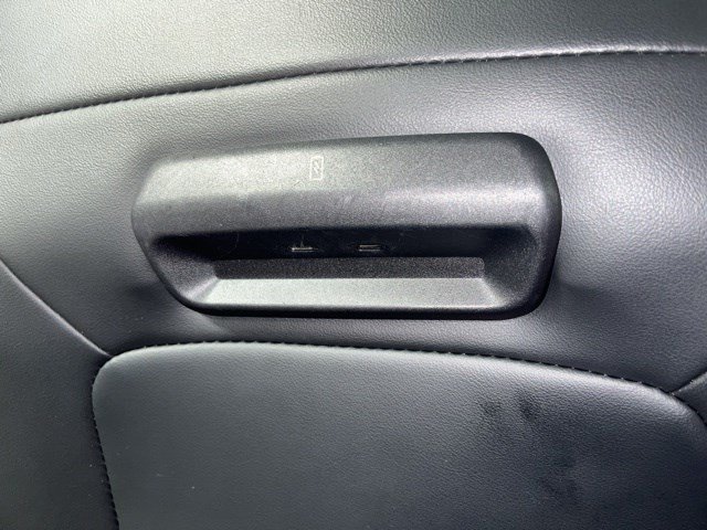 Certified Used 2025 Oxford White Ford Platinum image 38