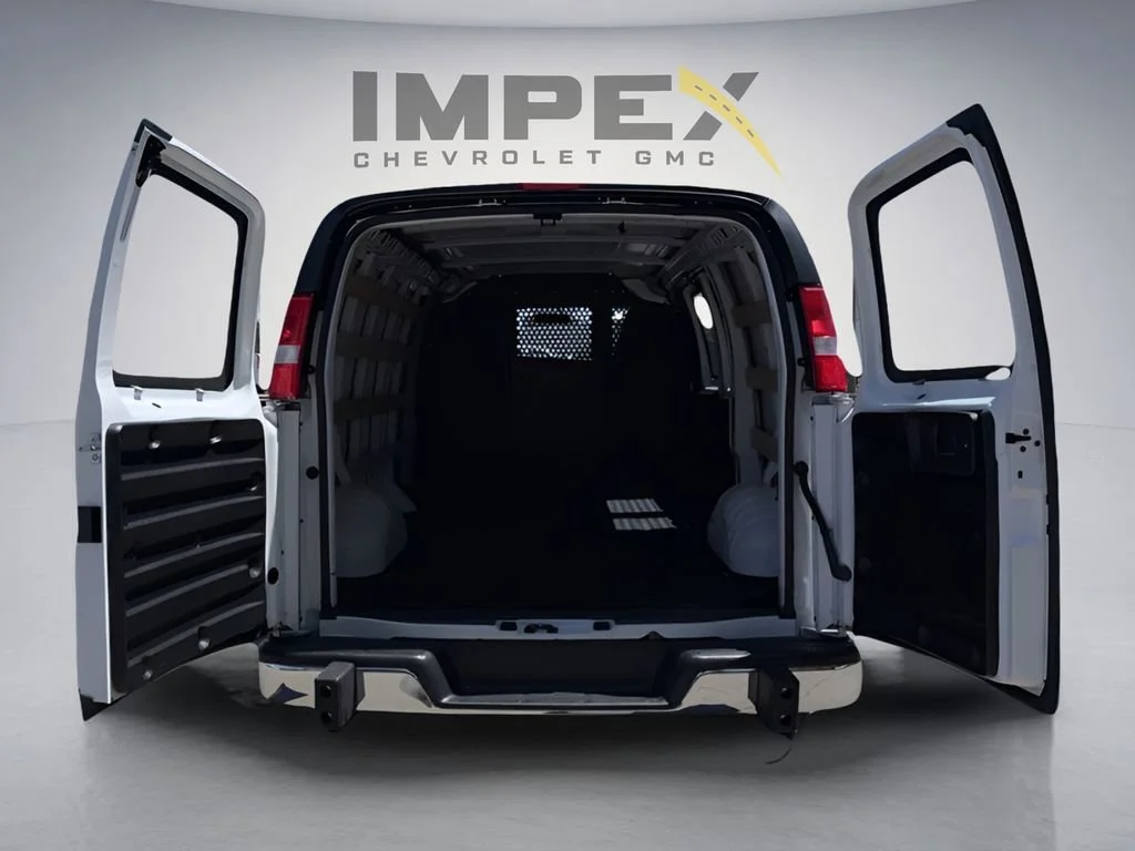 Used 2024 Summit White Chevrolet WT image 10