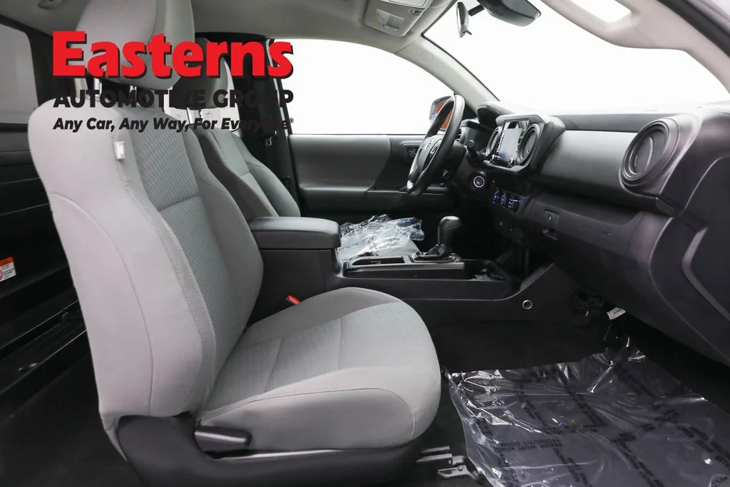 Used 2020 White Toyota SR image 21