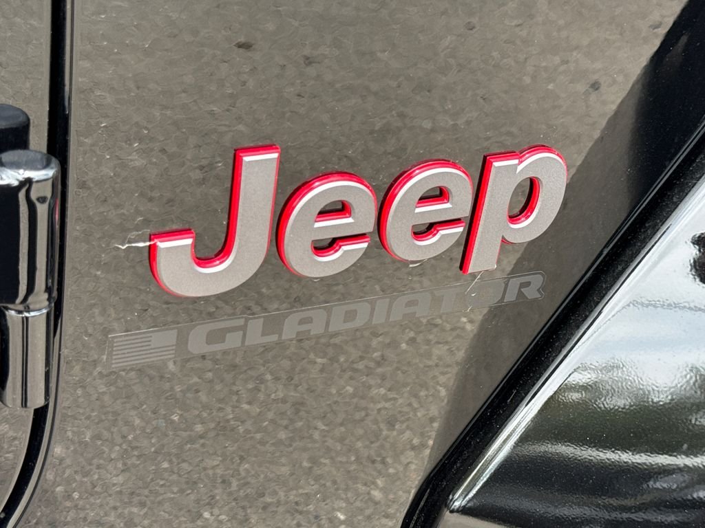 New 2026 Black Clear-Coat Exterior Paint Jeep Rubicon X image 8