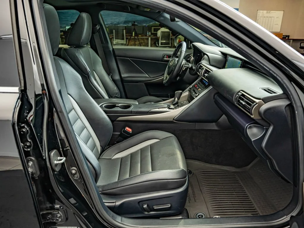 Used 2020 Obsidian Lexus 350 image 38