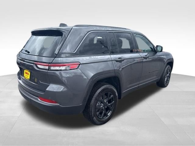 New 2026 Baltic Gray Metallic Clear-Coat Exterior Paint Jeep Laredo Altitude image 7