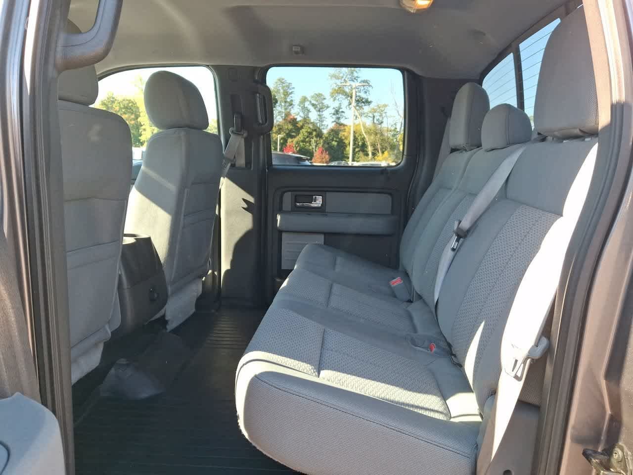 Used 2014 Sterling Gray Metallic/Ingot Silver Metallic Ford XLT image 26