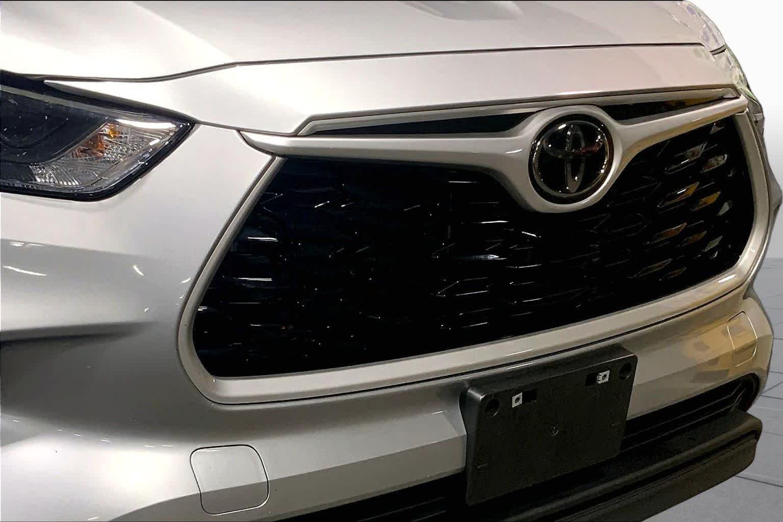 Used 2023 Celestial Silver Metallic Toyota LE image 30