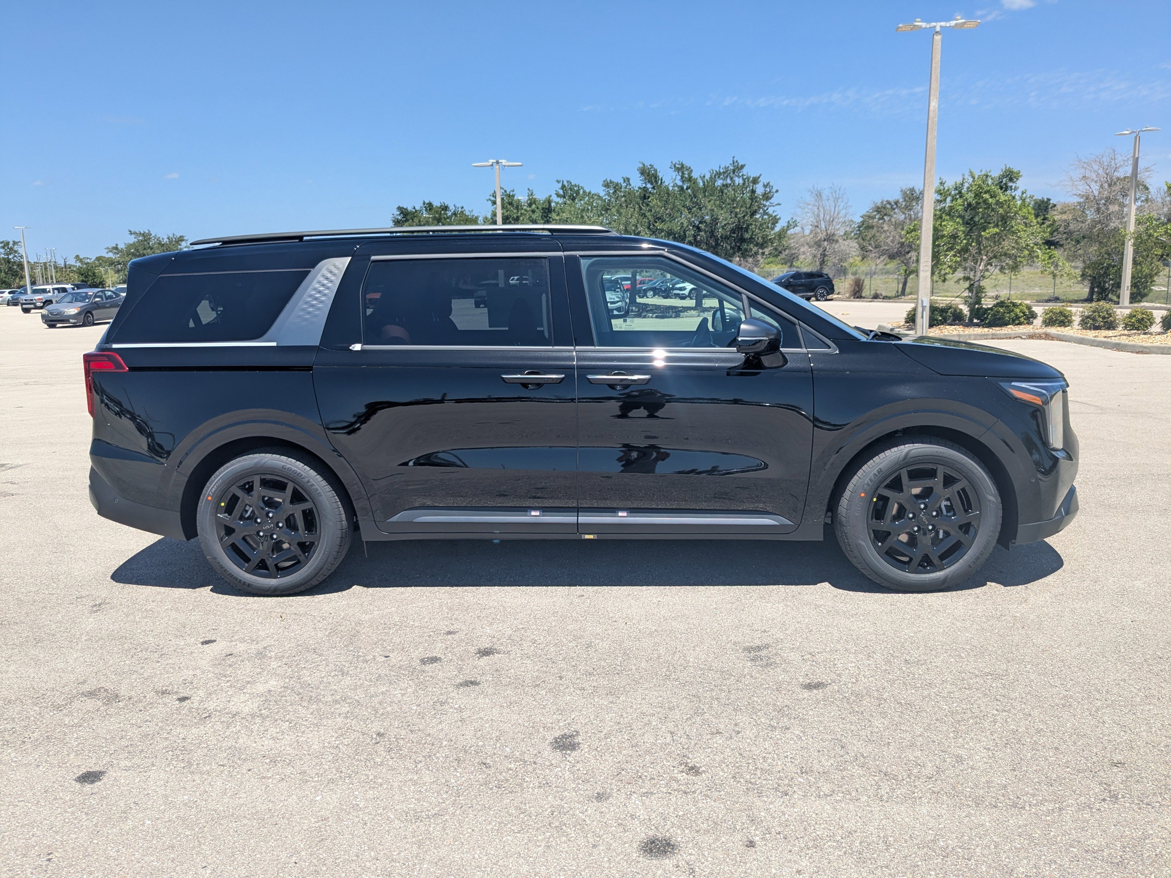 New 2026 Aurora Black Pearl Kia SX image 4