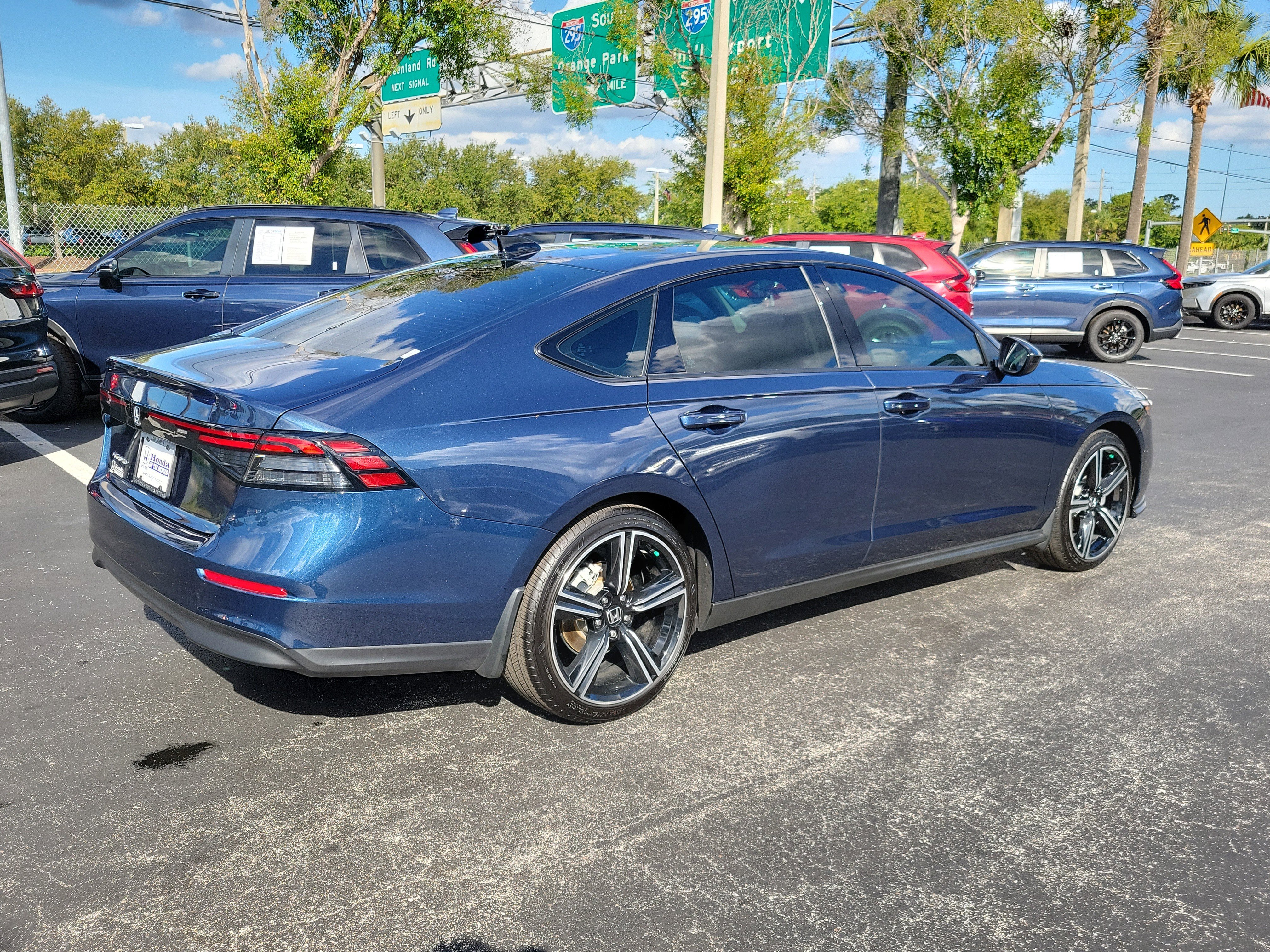 Certified Used 2026 Canyon River Blue Metallic Honda SE image 40