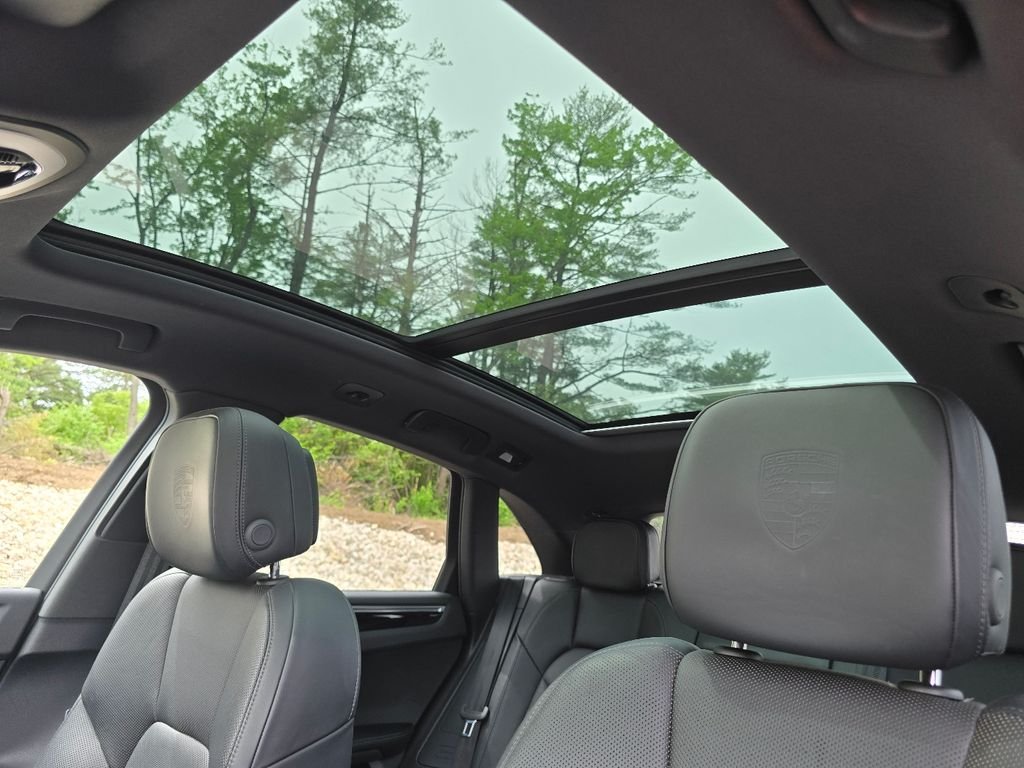 Used 2020  Porsche S image 6