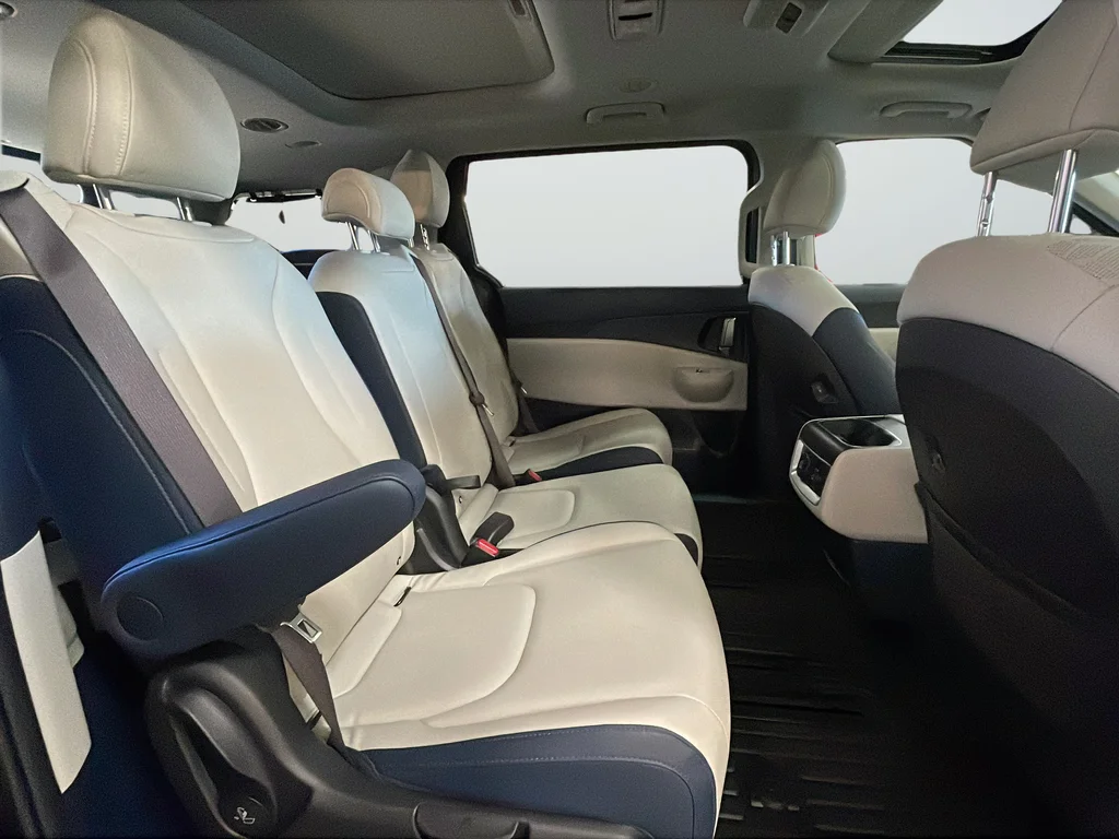 Used 2025 Gray Kia SX image 25