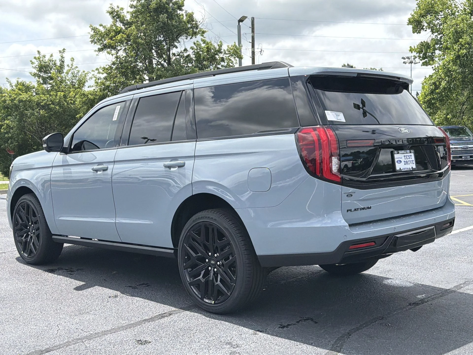 New 2026 Glacier Gray Metallic Tri-Coat Ford Platinum® image 25