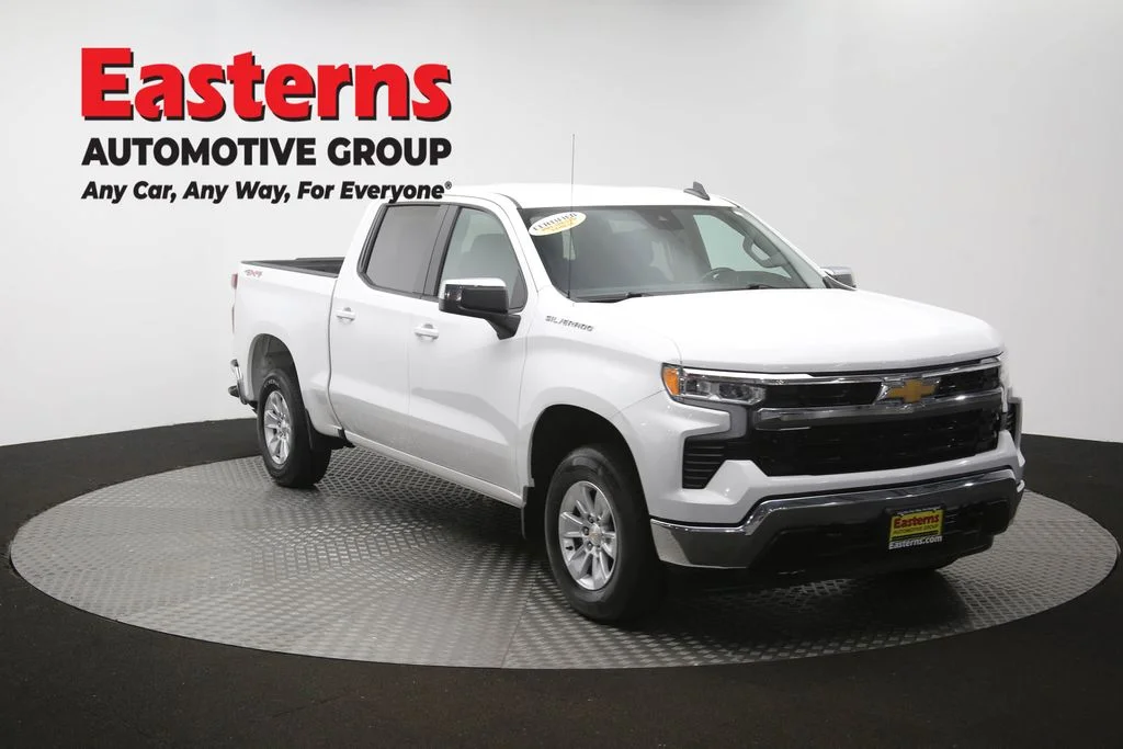 Used 2025 White Chevrolet LT image 51