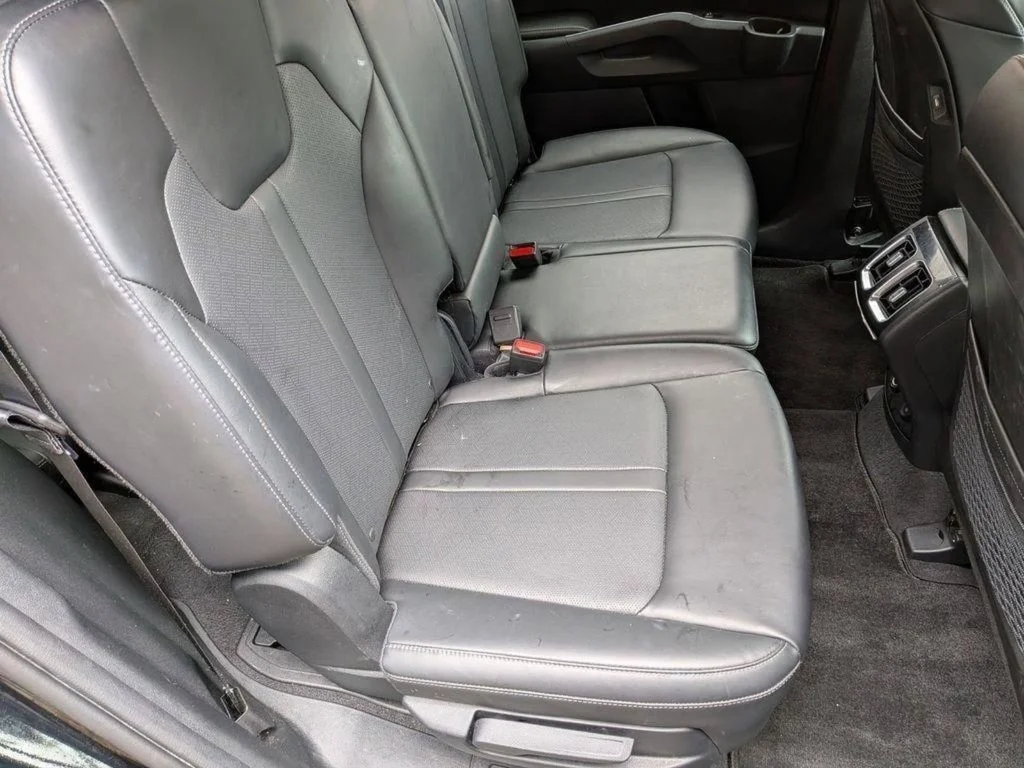Used 2023 Black Kia X-Line S image 26