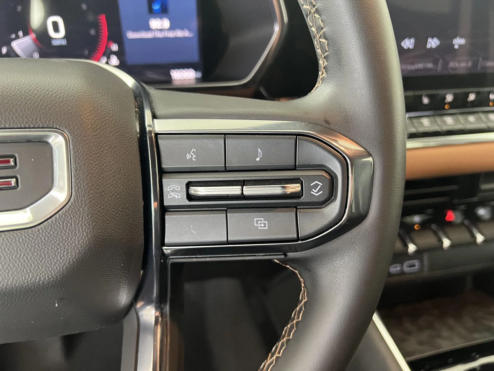 Used 2024 Onyx Black GMC AT4 image 9