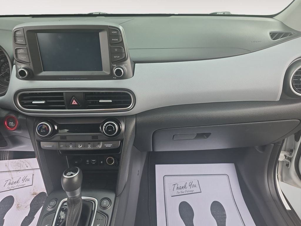 Used 2021 White Hyundai Limited image 9