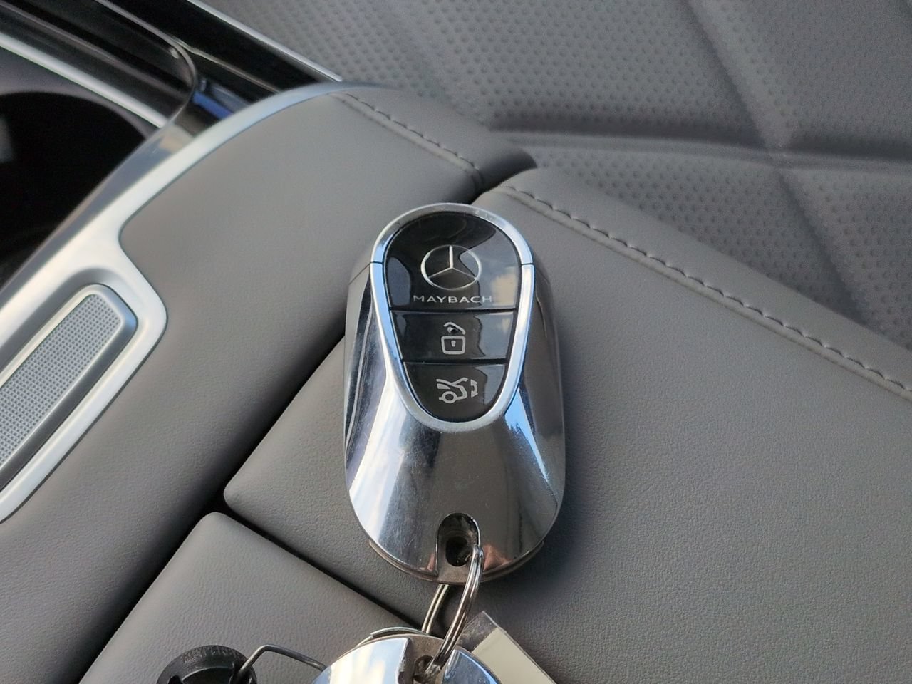 Used 2023 Obsidian Black Mercedes-Benz Maybach S 680 image 31