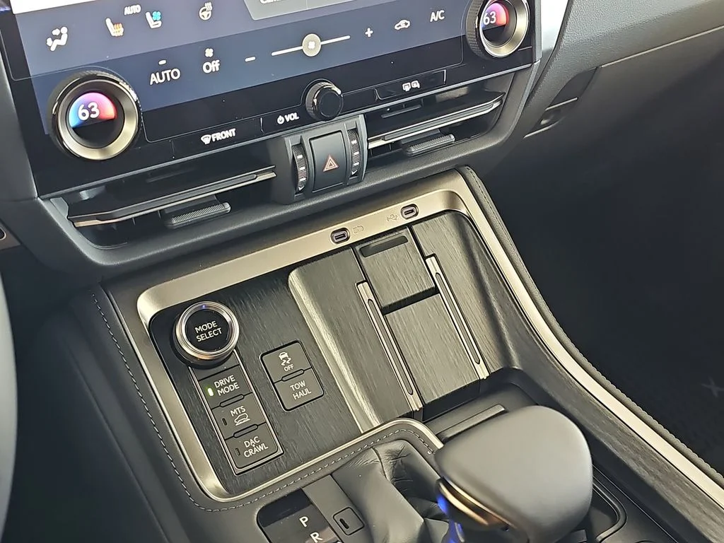 New 2026  Lexus 550 Overtrail image 22