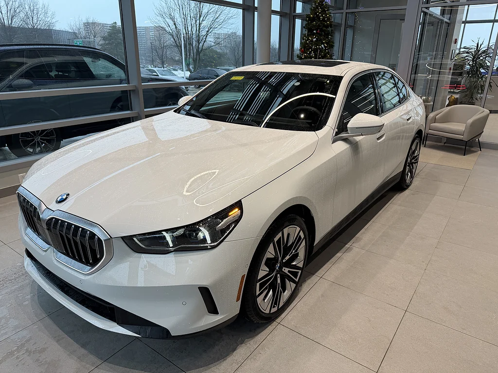 New 2026 Alpine White BMW xDrive image 3