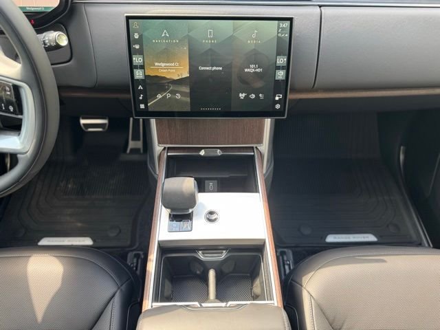 New 2026 Carpathian Grey Land Rover SE image 27