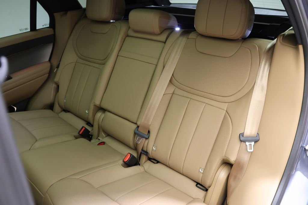 New 2026 Santorini Black LAND ROVER SE image 35
