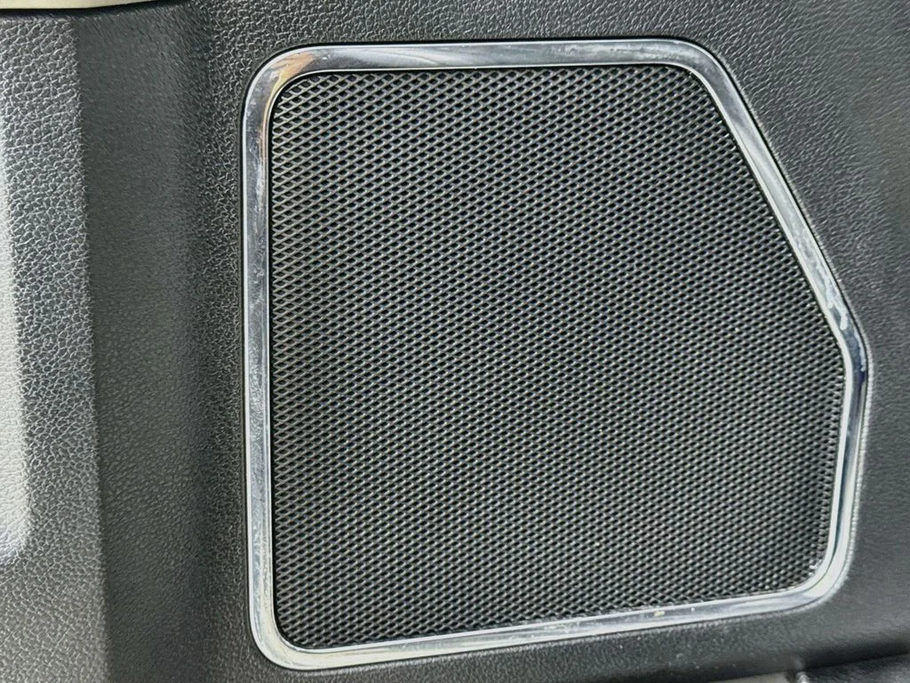 Used 2020 Black Metallic Ford Lariat image 23
