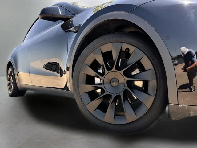 Used 2022  Tesla Long Range image 25