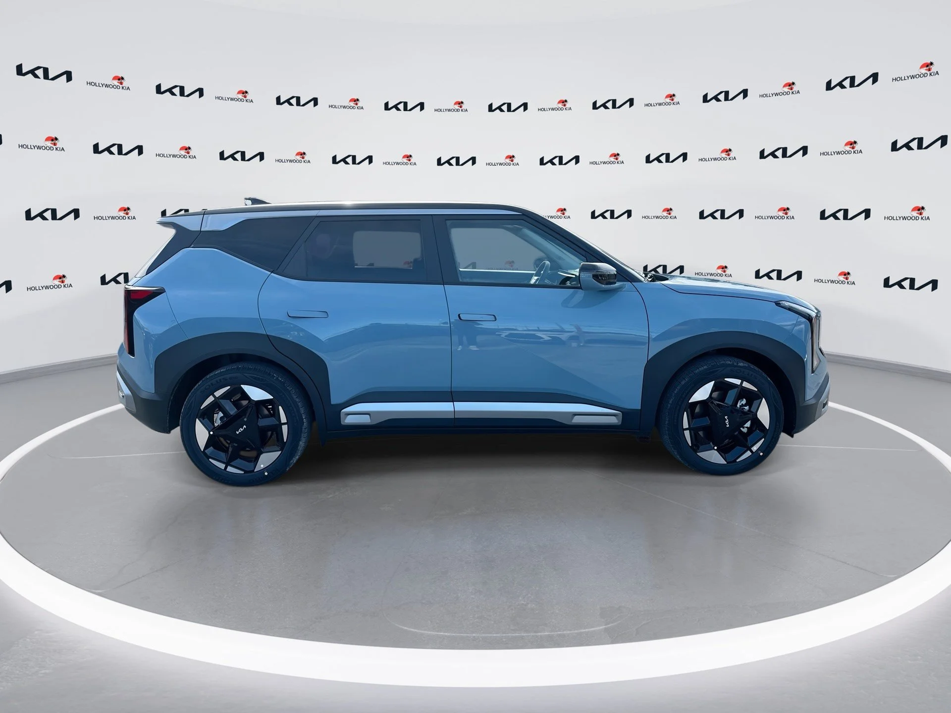 New 2027 Frost Blue / Black Roof Kia S image 9