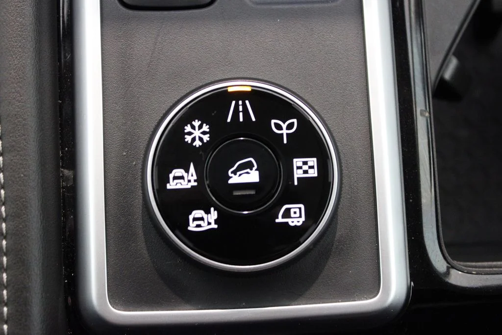 Used 2025  Nissan Platinum image 17