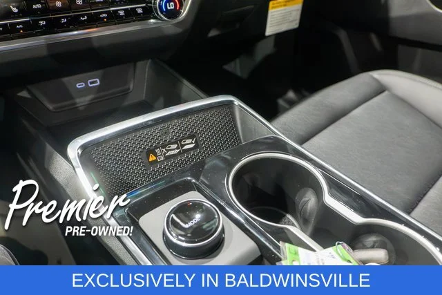 Used 2027 White Chevrolet LT image 22