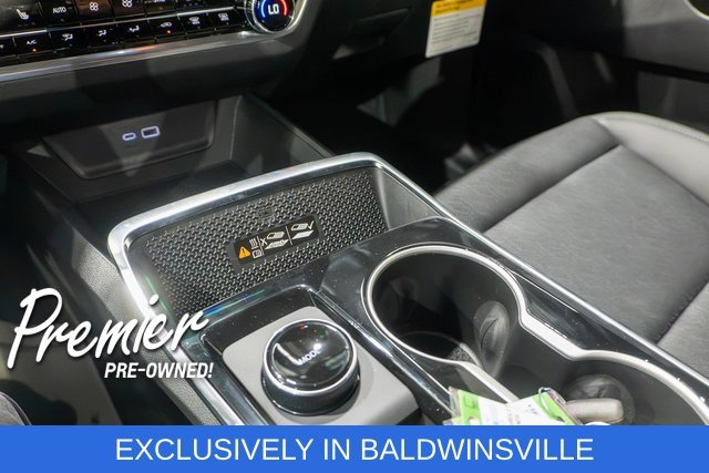 Used 2027 White Chevrolet LT image 22