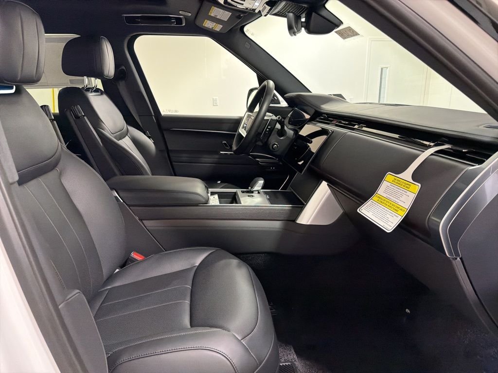 New 2026 Ostuni Pearl White Land Rover SE image 25