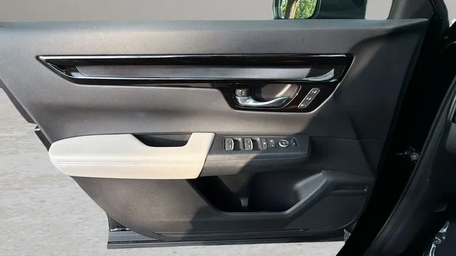 Used 2024  Honda EX-L image 17