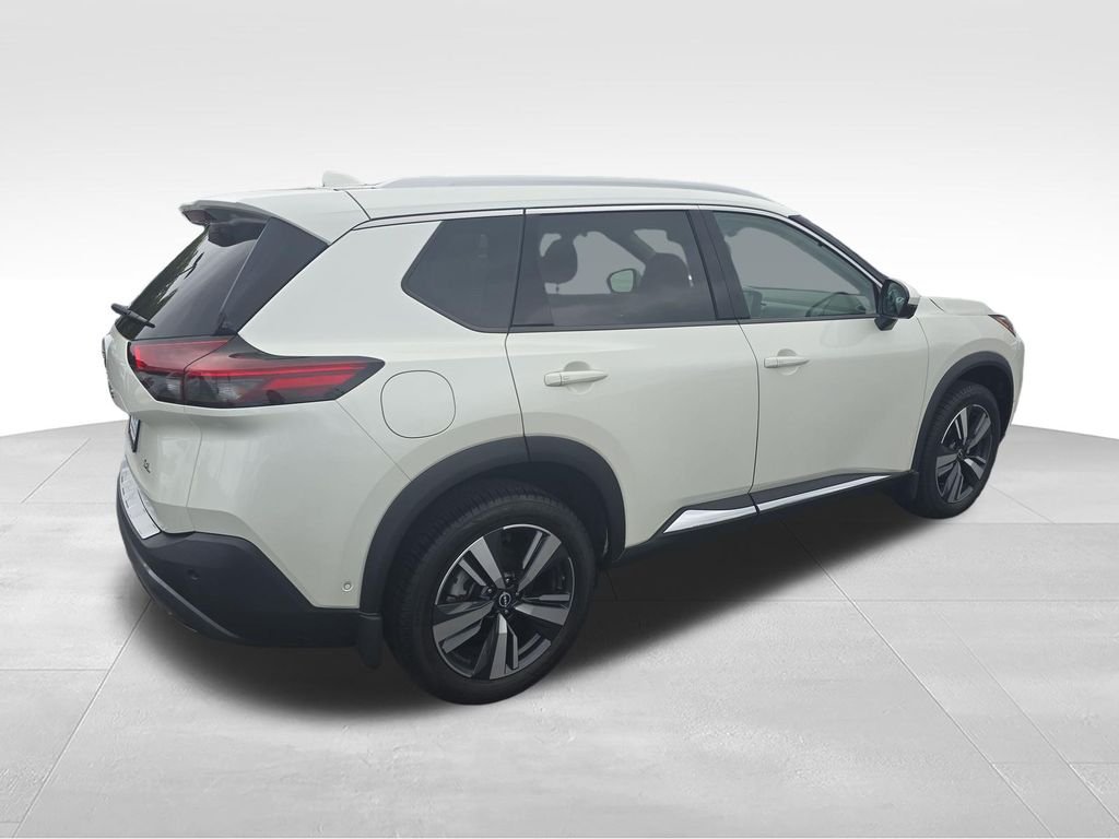 Used 2023 White Nissan SL image 5