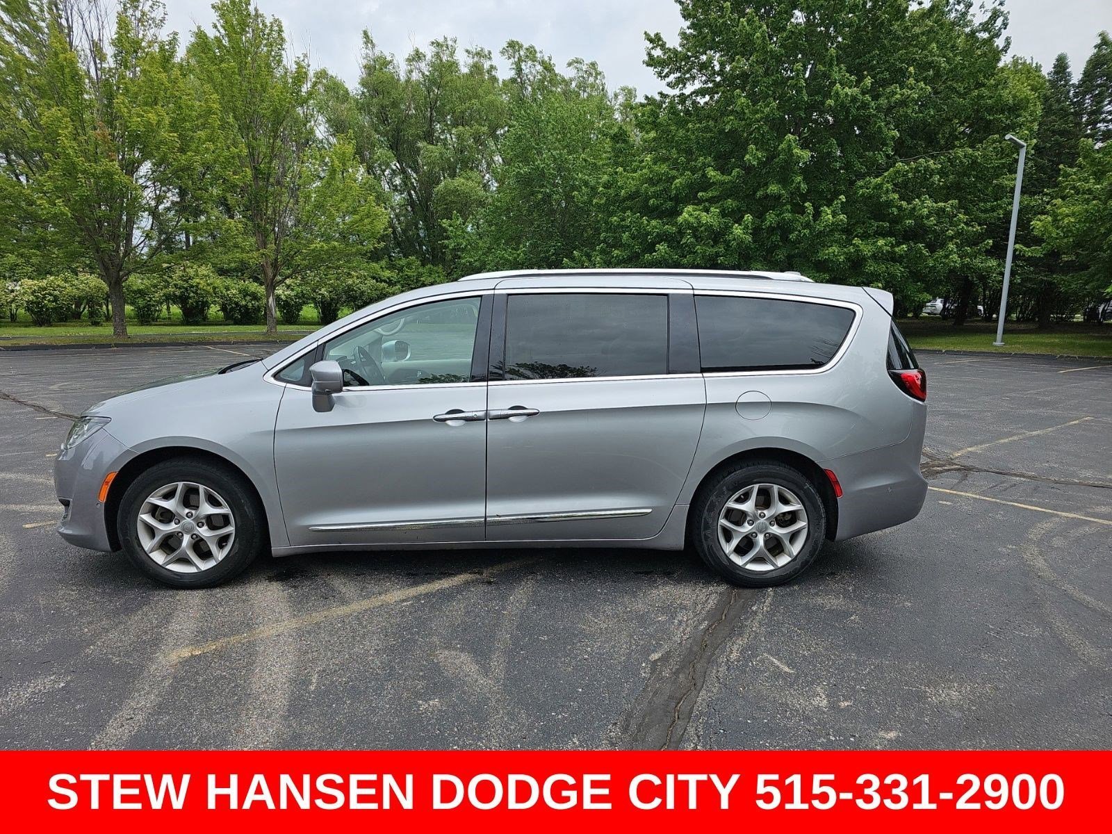 2018 Chrysler Pacifica Touring L Plus's photo