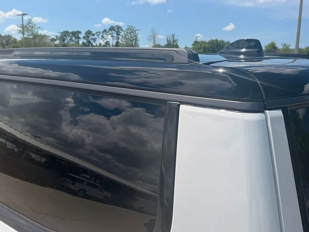 New 2026 Bright White Clear-Coat Exterior Paint Jeep Summit Reserve image 44