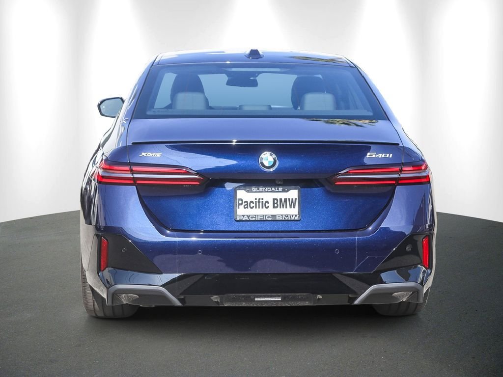 New 2026 Tanzanite Blue II Metallic BMW 540i xDrive image 5