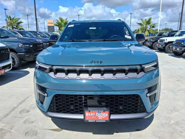 New 2026 Steel Blue Exterior Paint Jeep Limited Reserve image 2