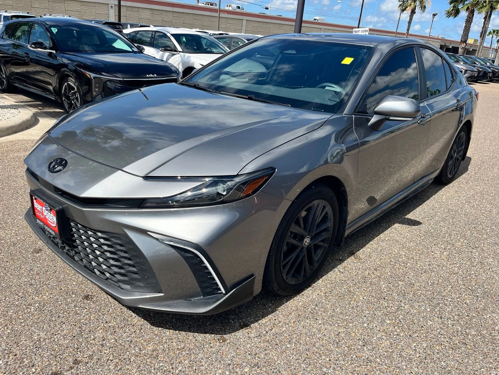 Used 2025  Toyota SE image 3