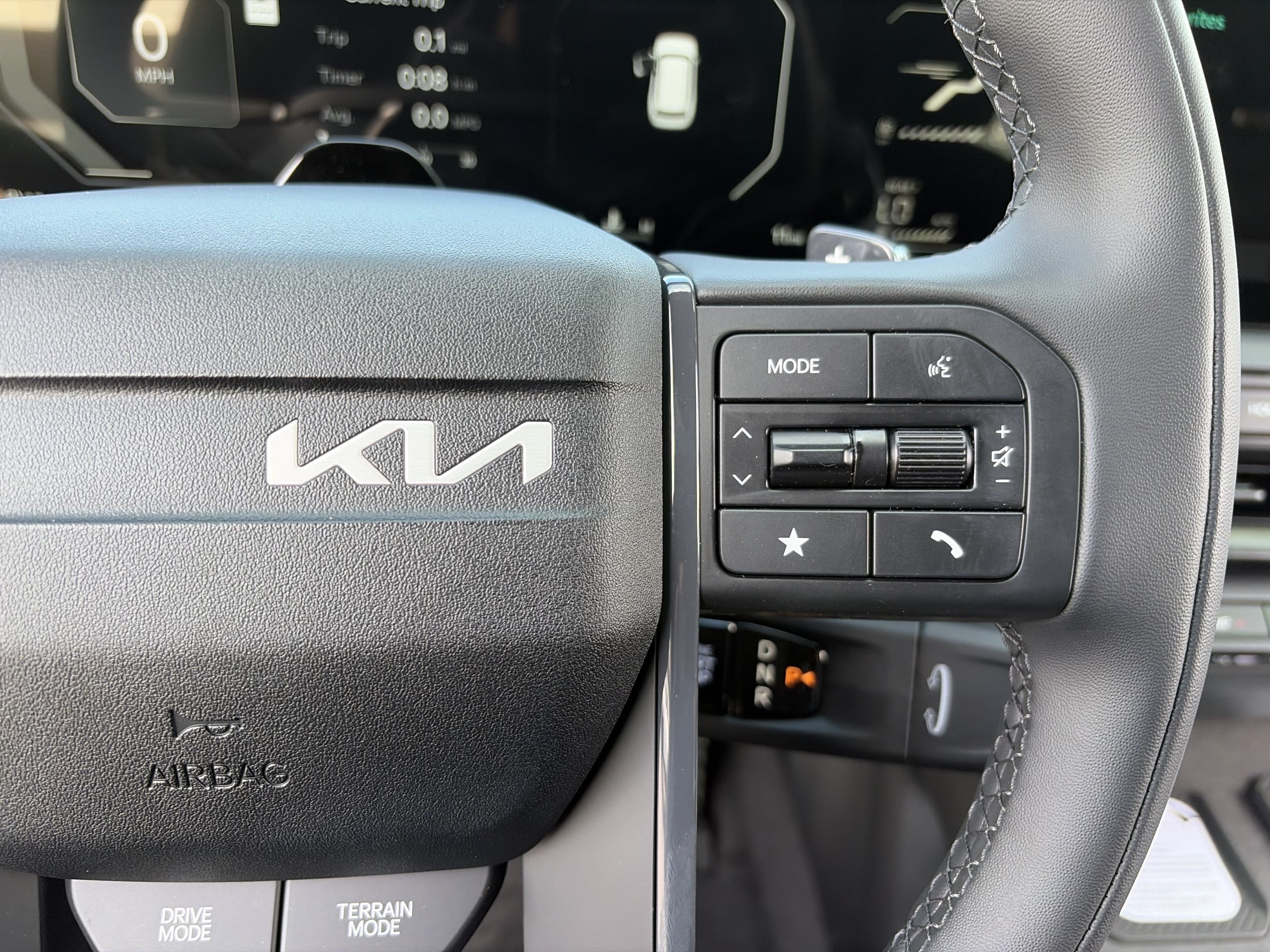 New 2027 Wolf Gray Kia X-PRO SX image 23