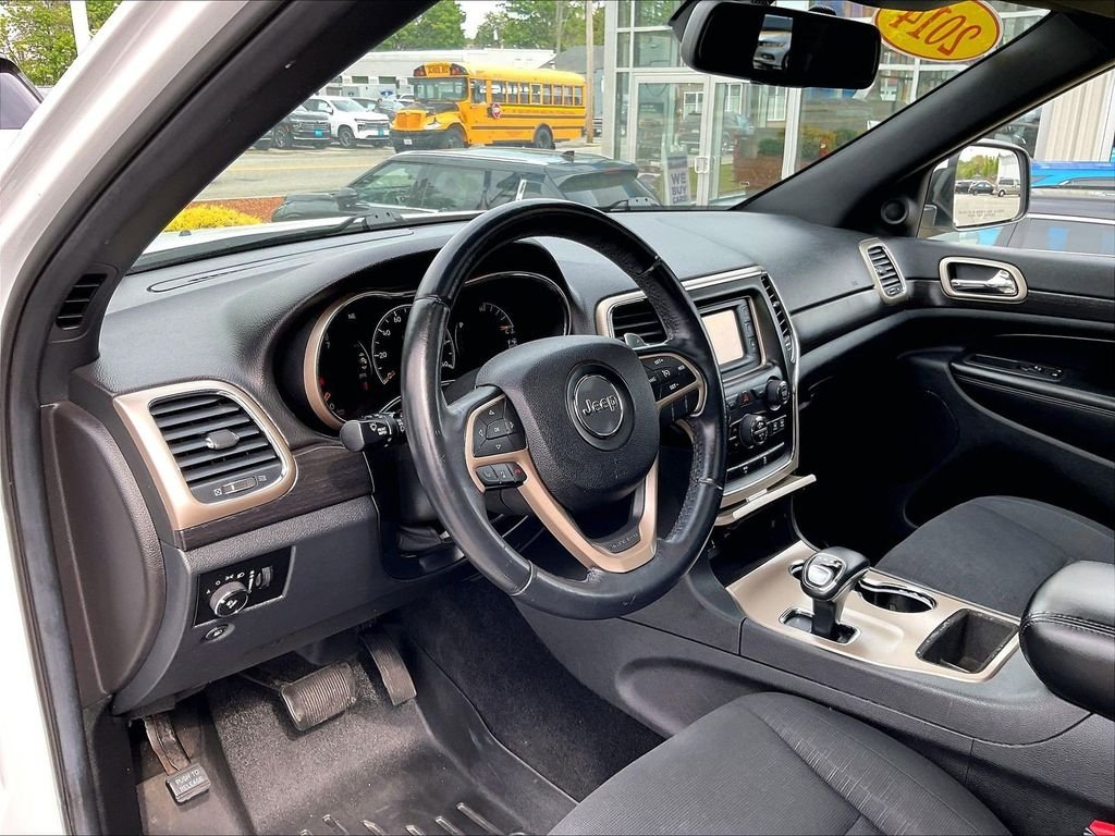 Used 2014 White/off-white Jeep Laredo image 8