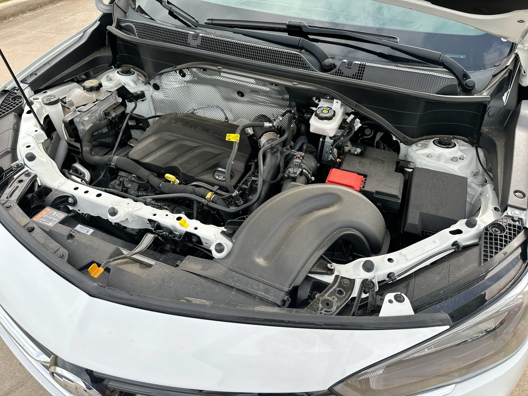 Used 2023 Summit White Buick Preferred image 24