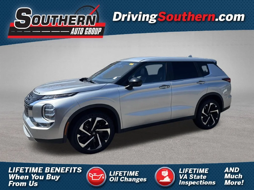 Used 2022 Silver Mitsubishi  image 1