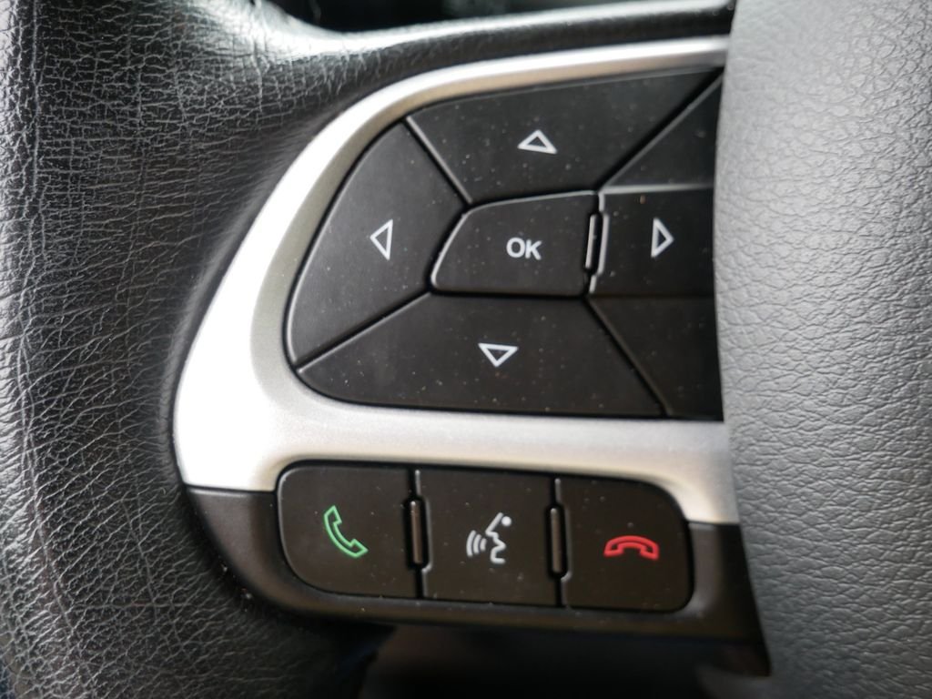 Certified Used 2020 Red Jeep Latitude image 19