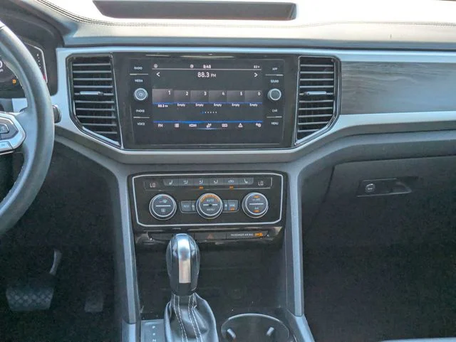 Used 2022  Volkswagen 3.6L V6 SE w/Technology image 19