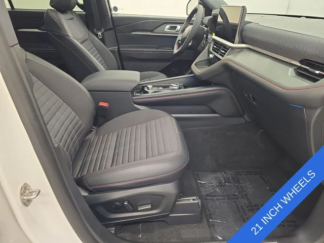 New 2026 Star White Metallic Tri-Coat Ford ST-Line image 10